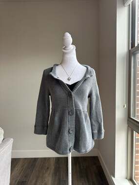American Eagle Gray Textured Knit Button Up Cardigan Sweater Size Large Y2K